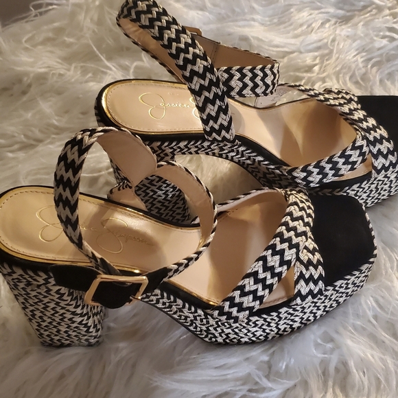 Jessica Simpson Zigzag Black and White Platform Heels Size 10 - Picture 1 of 8